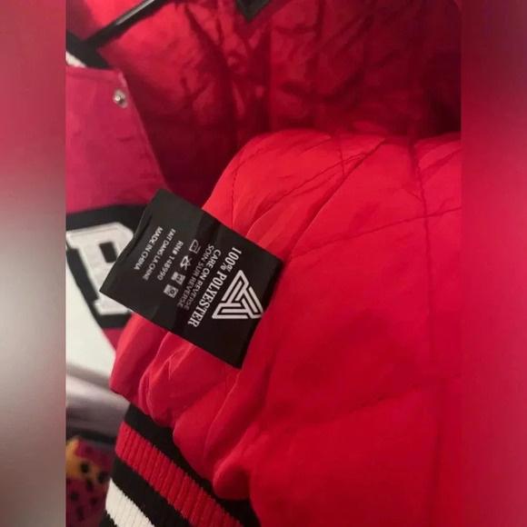 Red & Black “Pyramid “ Jacket - Picture 8 of 12